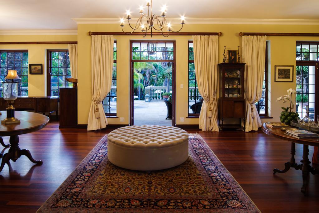 Ibis House Guest house