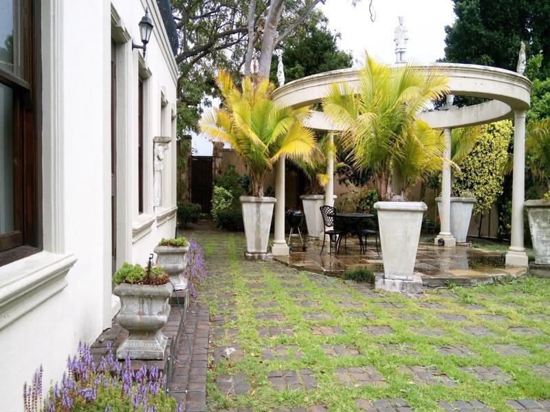 Ibis House